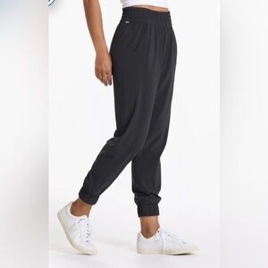 Vuori Women’s Villa Joggers